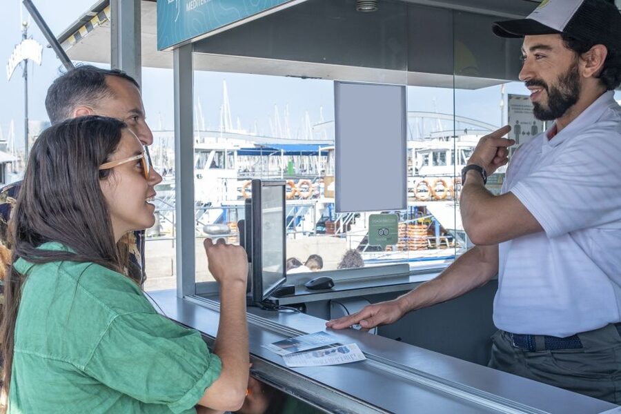 Barcelona Sailing Cruise - Music, photos, and the atmosphere onboard