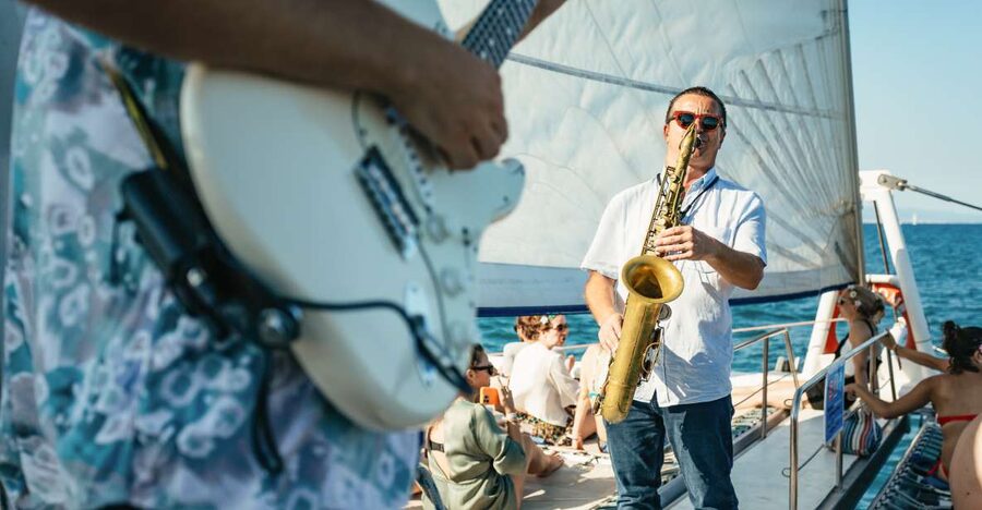 Barcelona: Sunset Catamaran Cruise with Live Music - Quick highlights of the Barcelona sunset cruise