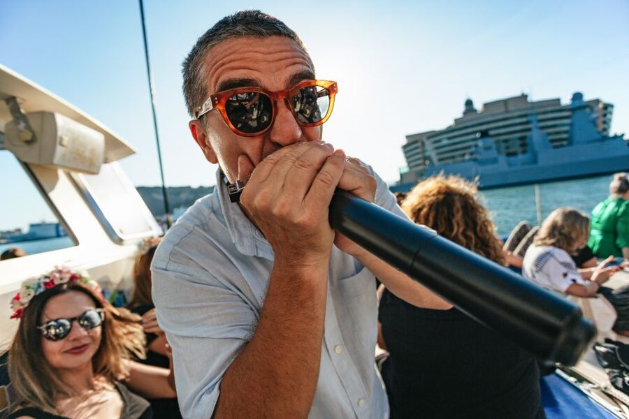 Barcelona: Sunset Catamaran Cruise with Live Music - Sunset timing and the changing temperature