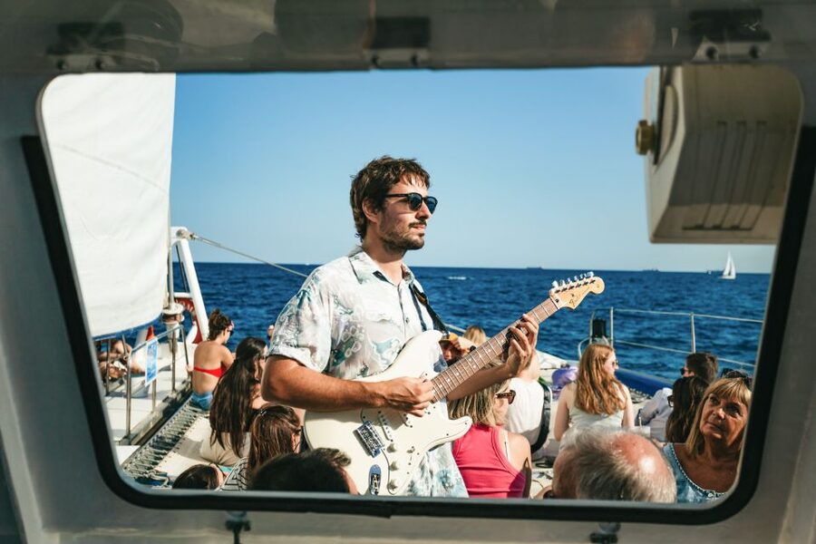 Barcelona: Sunset Catamaran Cruise with Live Music - Practical tips for a smoother sail