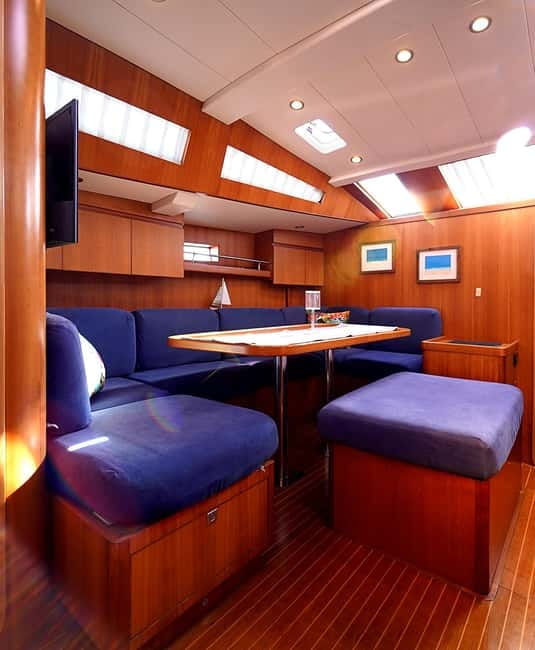 Barcelona: Sunset or Afternoon Yacht Cruise with Drinks - Sunset views from the Mediterranean