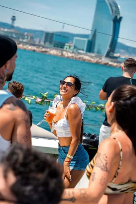 Barcelona: The Original Barcelona Boat Party - What the four drinks really add