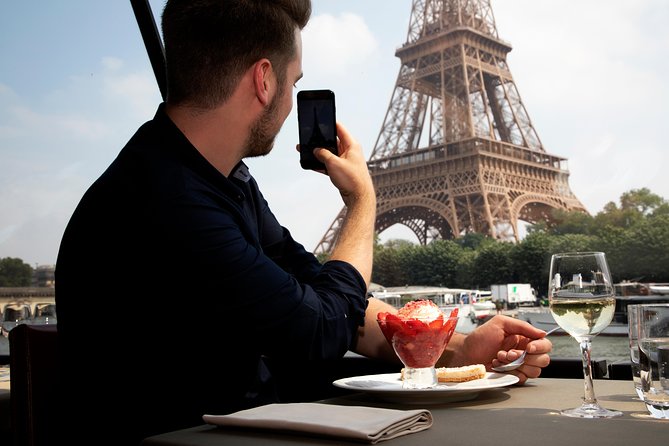 Bateaux Parisiens Seine River Gourmet Lunch & Sightseeing Cruise - Pont Neuf, Notre Dame, and the medieval heart of Paris