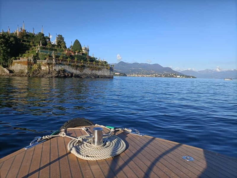 Baveno: Hop-On Hop-Off Boat Tour to 3 Borromean Islands - Pescatori: narrow lanes and a real village feel