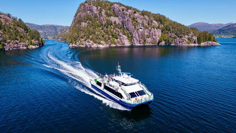 Bergen: Mostraumen Fjord Cruise with Local Guide - The narrow passage at Mostraumen