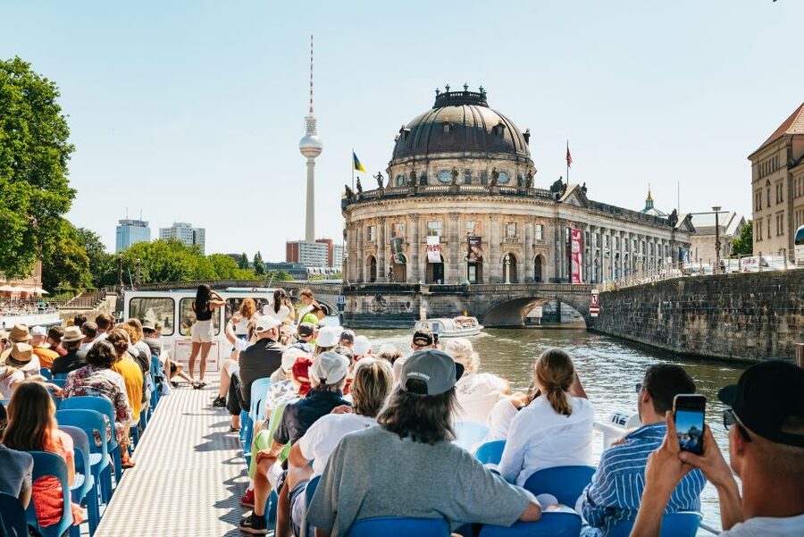 Berlin: 1-Hour City Tour by Boat with Guaranteed Seating - Nikolaiviertel and Berlin’s older center