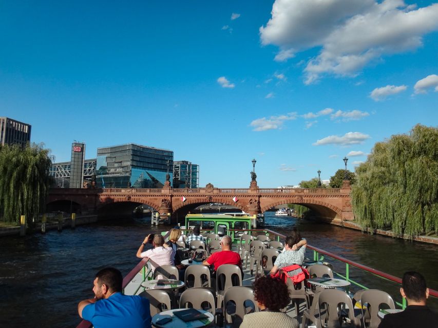 Berlin: 2.5-Hour East Side Boat Cruise with Commentary - Mühlendamm Lock and the origins of Berlin