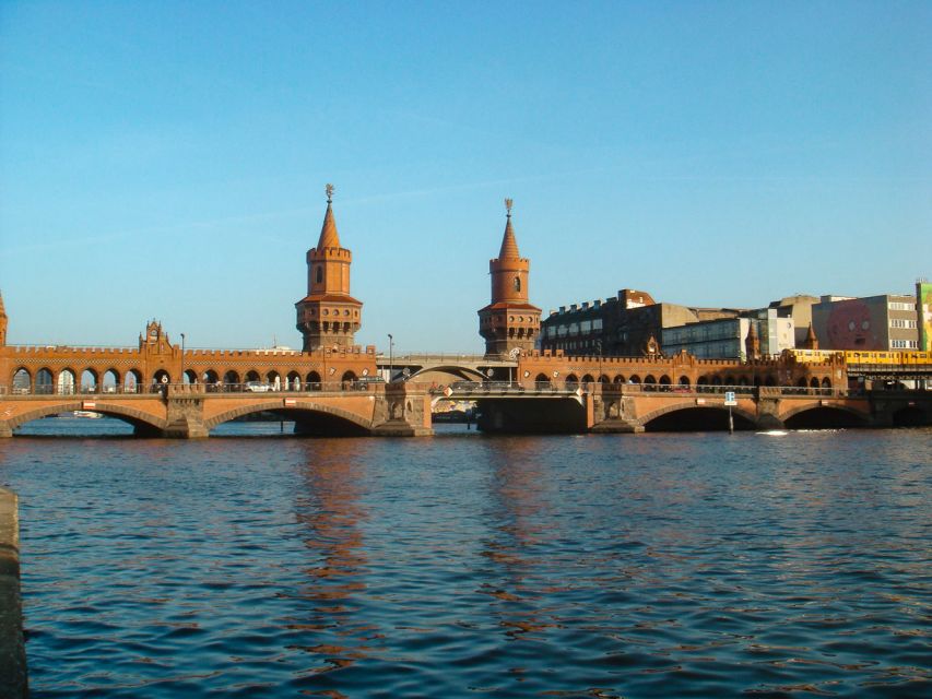 Berlin: 2.5-Hour East Side Boat Cruise with Commentary - Starting near Hackescher Markt and Berlin’s old center