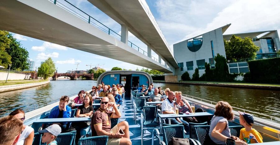 Berlin: 3.25-Hour Spree & Landwehrkanal Boat Tour - The Landwehr Canal offers a quieter Berlin