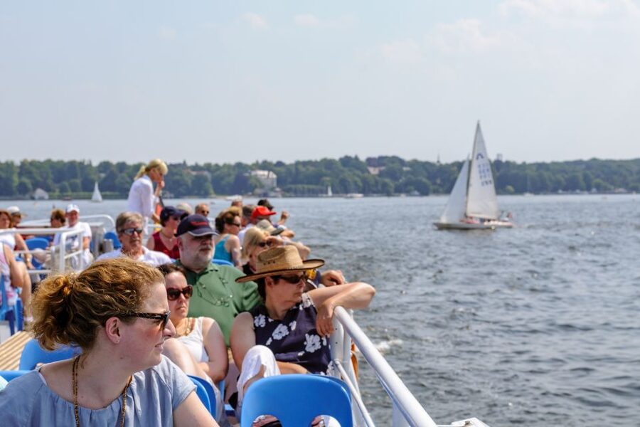 Berlin: 3-Hour World Heritage Cruise to Potsdam - Peacock Island and the royal lake district