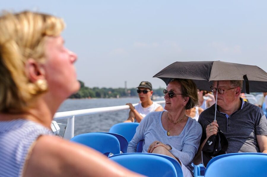 Berlin: 3-Hour World Heritage Cruise to Potsdam - Getting to the Wannsee dock