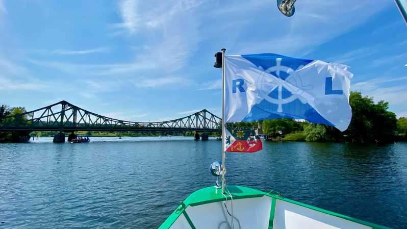 Berlin: 7 Lakes Boat Tour through the Havel Landscape - Schwanenwerder and Imchen Island