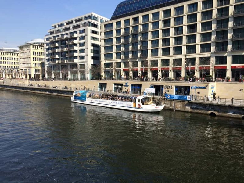 Berlin: Boat Sightseeing Cruise with Audioguide - Key points before you book