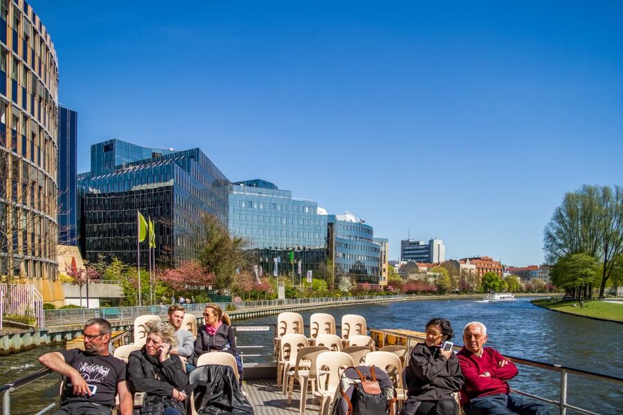 Berlin: Boat Tour Along the River Spree - Starting at Friedrichstrasse 140