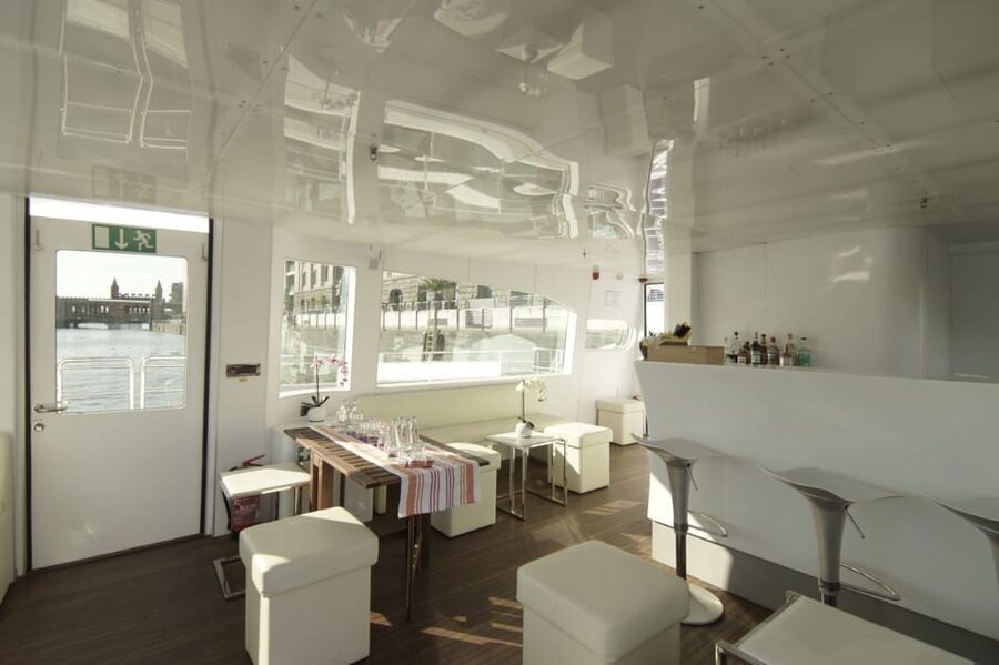 Berlin: Exclusive Boat Tour on a Solar-Powered Catamaran - Seating, comfort, weather, and the bar