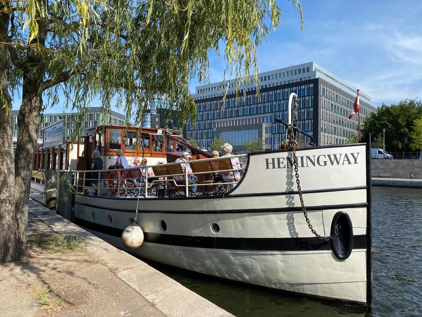 Berlin: Historic Boat Sightseeing City Center Tour - Finding the Paul-Löbe-Haus pier