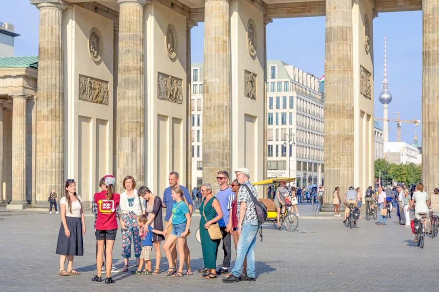 Berlin: Hop-On Hop-Off Sightseeing Bus with Boat Options - Who should choose this experience?