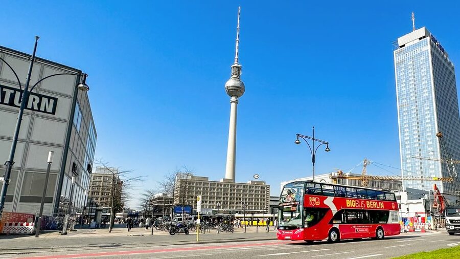 Berlin: Hop-On Hop-Off Sightseeing Bus with Boat Options - The Red Line: Berlin’s central sights in about two hours