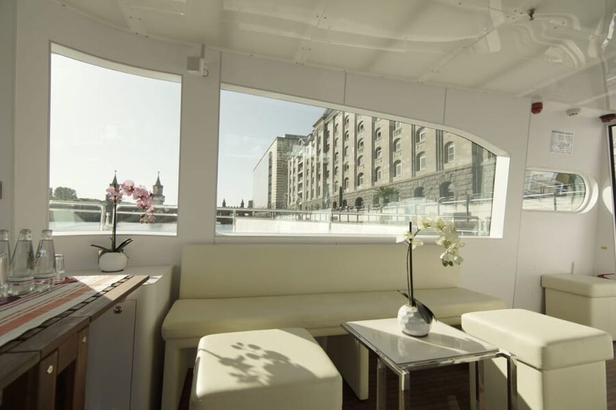 Berlin: Solar Powered Sunset Catamaran Cruise & Audio Guide - Drinks, snacks, seating, and weather