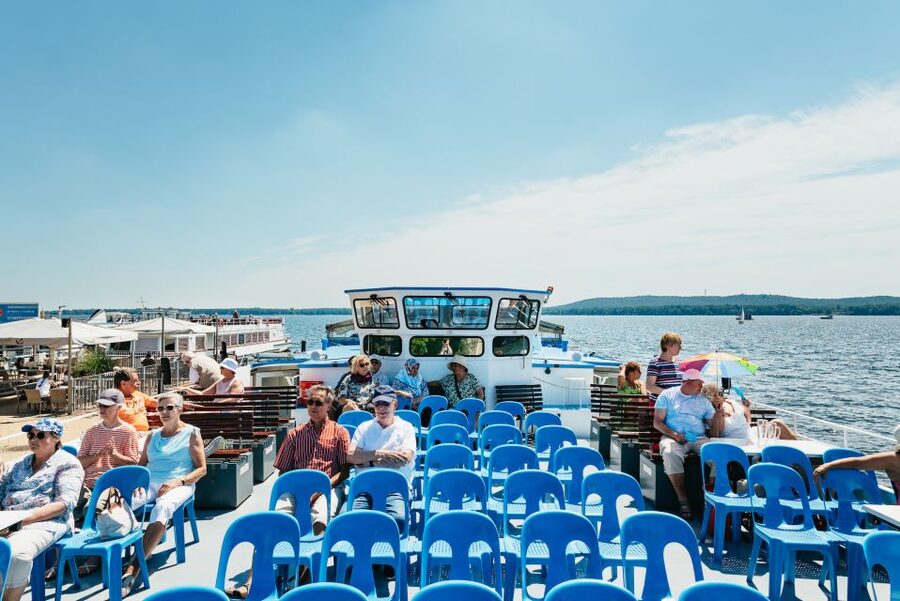 Berlin: Spree Boat Tour to Müggelsee - Seating Tips for Sun, Shade, and Photos