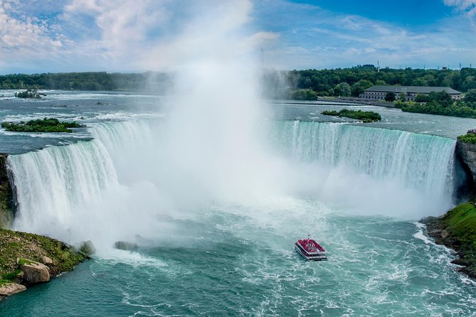 Best of Niagara Falls Canada Premium Tour: Behind Falls and Boat - Niagara City Cruises: into the spray