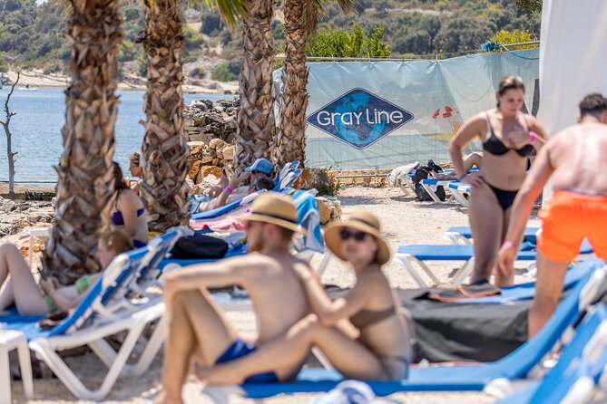 Blue Lagoon & 3 Islands Cruise with Lunch from Split - The Blue Lagoon is the visual high point
