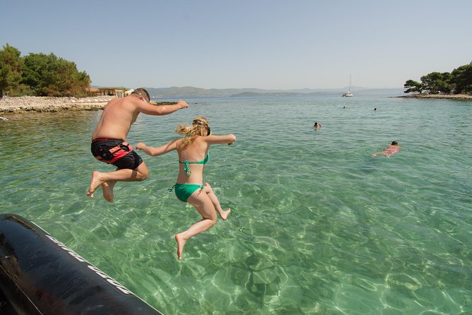 Blue Lagoon & 3 Islands Small-Group Speedboat Tour - Maslinica on Šolta: a slower island finish