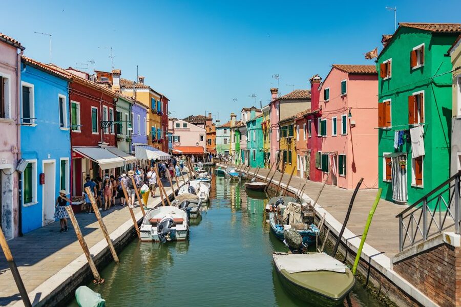 Boat Trip: Glimpse of Murano, Torcello & Burano Islands - Burano: the island that deserves more time