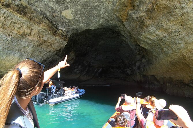 Boat trip to the caves of Benagil - Arriving at Algar de Benagil