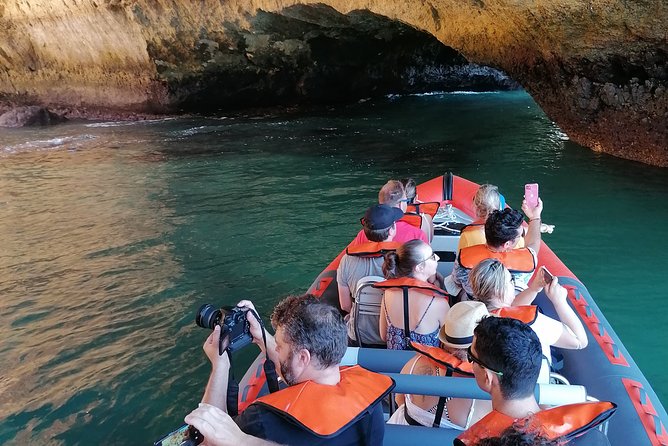 Boat trip to the caves of Benagil - Searching for dolphins on the return