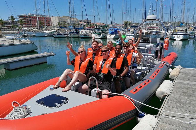 Boat trip to the caves of Benagil - The run along the Algarve coast