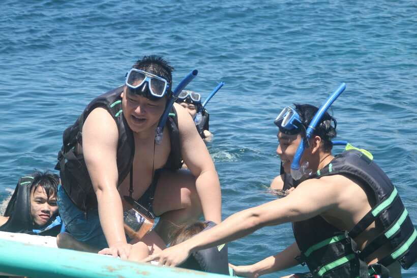 Boracay: Island and Beach-Hopping Boat Tour with Snorkeling - Magic Island or Crystal Cove: choose your afternoon style