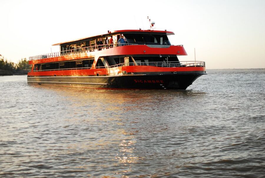 Bordeaux: 2-Hour River Dinner Cruise - Practical booking advice