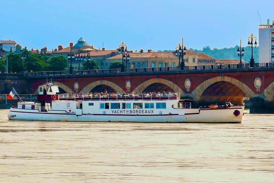 Bordeaux: River Garonne Cruise with Glass of Wine and Canelé - Boarding at Ponton d’Honneur
