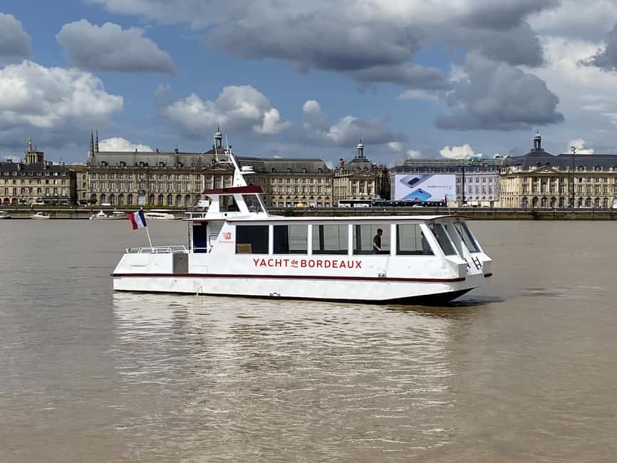 Bordeaux: River Garonne Cruise with Glass of Wine and Canelé - What the boat is like in practice