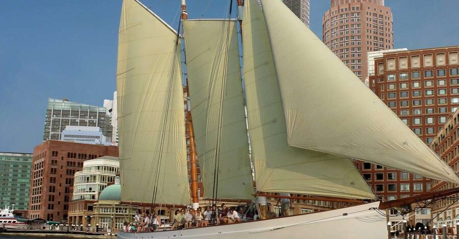 Boston: Harbor Champagne Sunset Sail from Rowes Wharf - The Sunset Makes the Difference