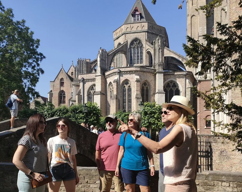Bruges: Small Group Boat Cruise and Guided Walking Tour - Chocolate tasting at the Rosary Quay