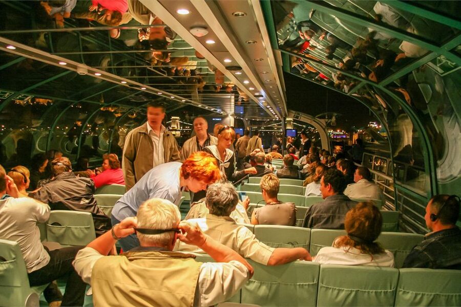 Budapest: 1-Hour Evening Sightseeing Cruise with Drink - Chain Bridge and Elisabeth Bridge from the water