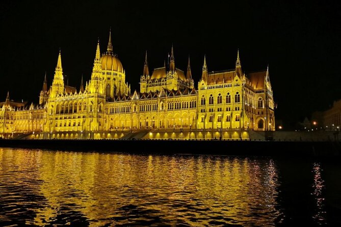 Budapest: 1-Hour Highlights Cruise with Welcome Drink - The bridges and the Pest riverfront