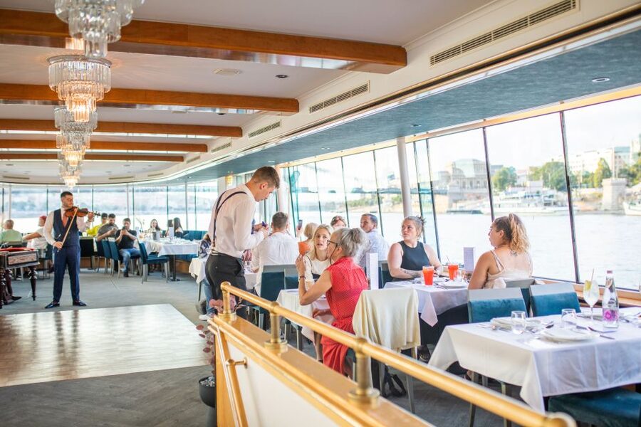 Budapest: 4-Course Dinner River Cruise with Live Folk Music - The two-hour route and what you will see