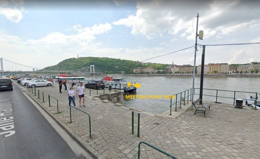 Budapest: 4-Course Dinner River Cruise with Live Folk Music - Who should book this cruise?