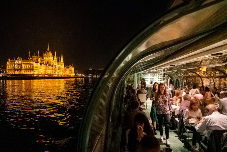Budapest: Candlelit Dinner River Cruise with Live Music - Drinks and the real cost of the evening