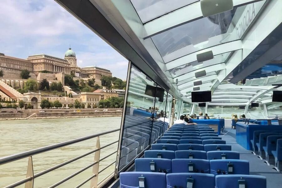 Budapest: Daytime Sightseeing Boat Cruise - Choosing the best time of day