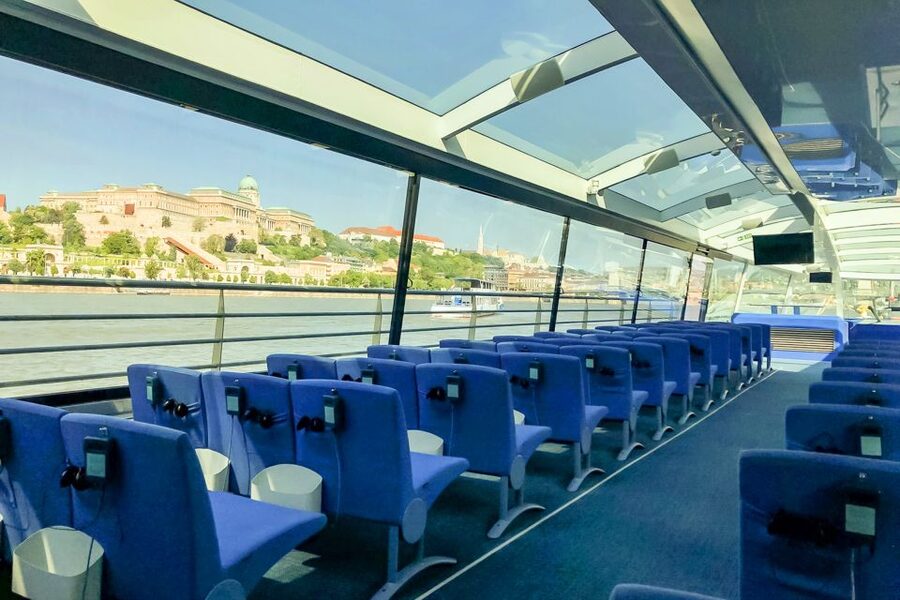 Budapest: Daytime Sightseeing Boat Cruise - The audio guide and its language choices