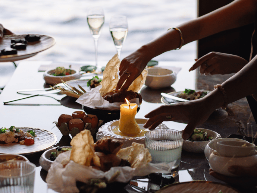 Budapest: Dinner Cruise with Live Music & Unlimited Drinks - Unlimited Drinks and Attentive Table Service