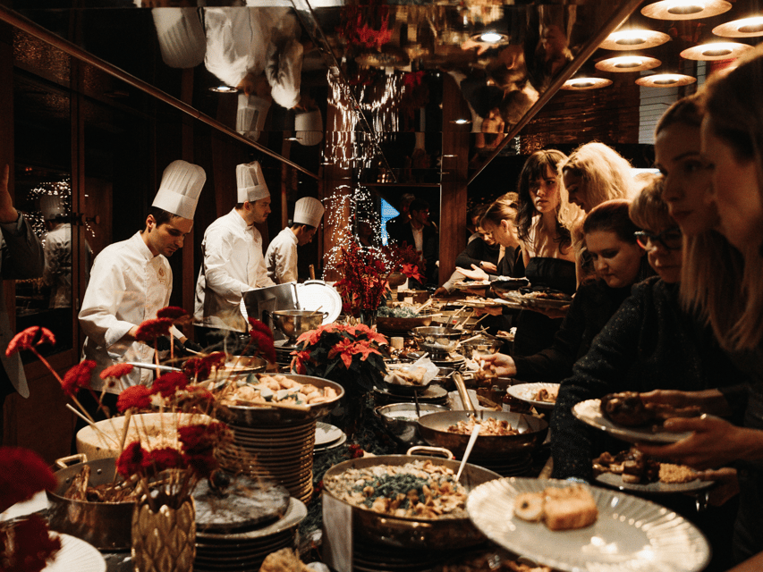 Budapest: Dinner Cruise with Live Music & Unlimited Drinks - Live Violin Music and the Mood Onboard