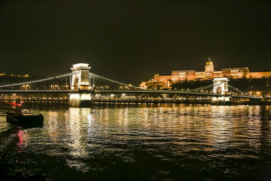 Budapest: Evening Cruise including Drink Options - Gellért Hill and the Citadella from the river