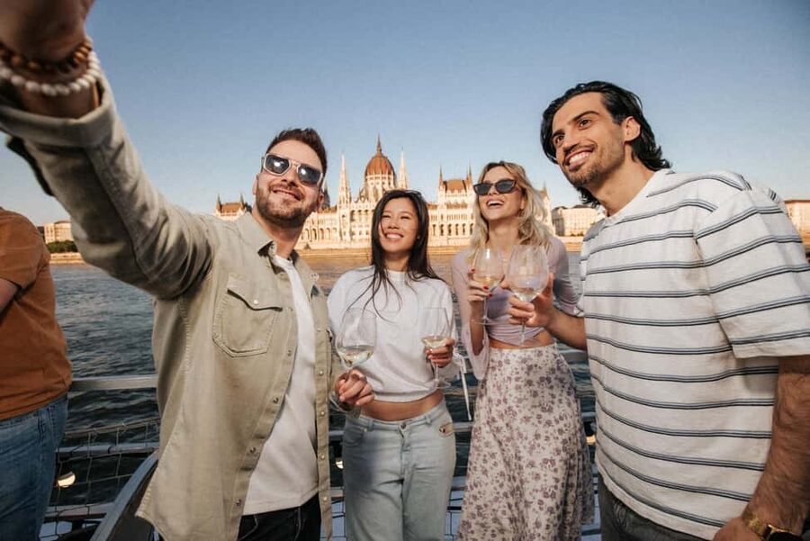 Budapest: Lotus Cruise with Unlimited Aperol and Prosecco - Choosing the right departure time
