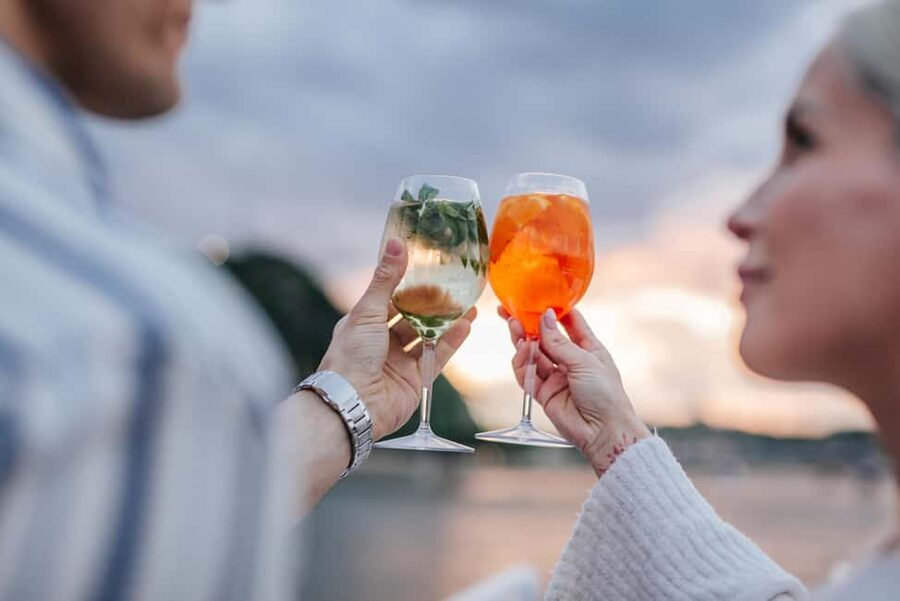 Budapest: Lotus Cruise with Unlimited Aperol and Prosecco - Is 75 minutes enough?
