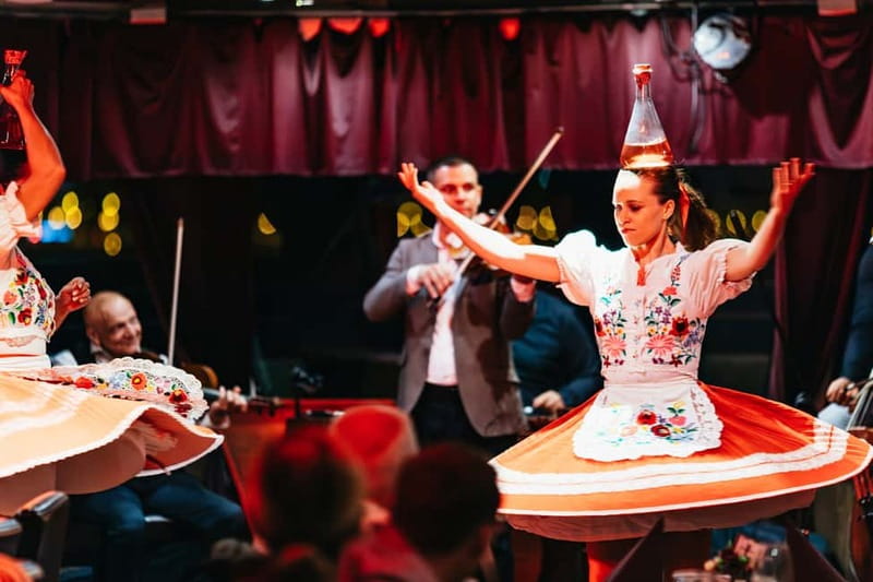 Budapest: Prosecco Dinner Cruise with Live Music - Who will enjoy this cruise most?